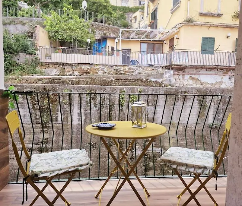 Piccolo Appartamento Di Charme Naples